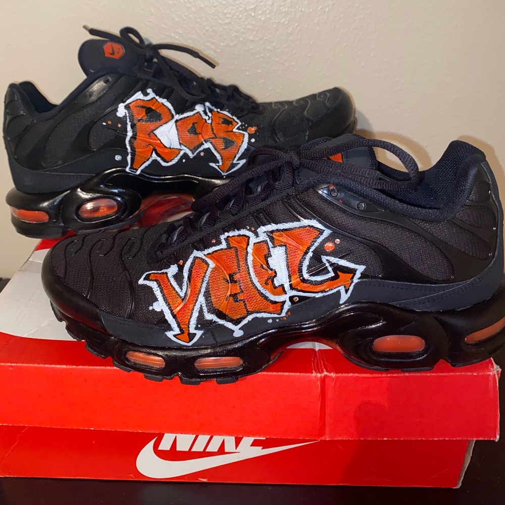 Custom shoes